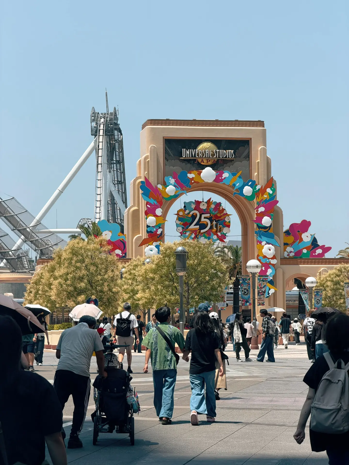 Мы вчера ходили в Universal Studios 🙌🏻

Честно, впечатления неоднозначные 🫠

Сам парк классный и 