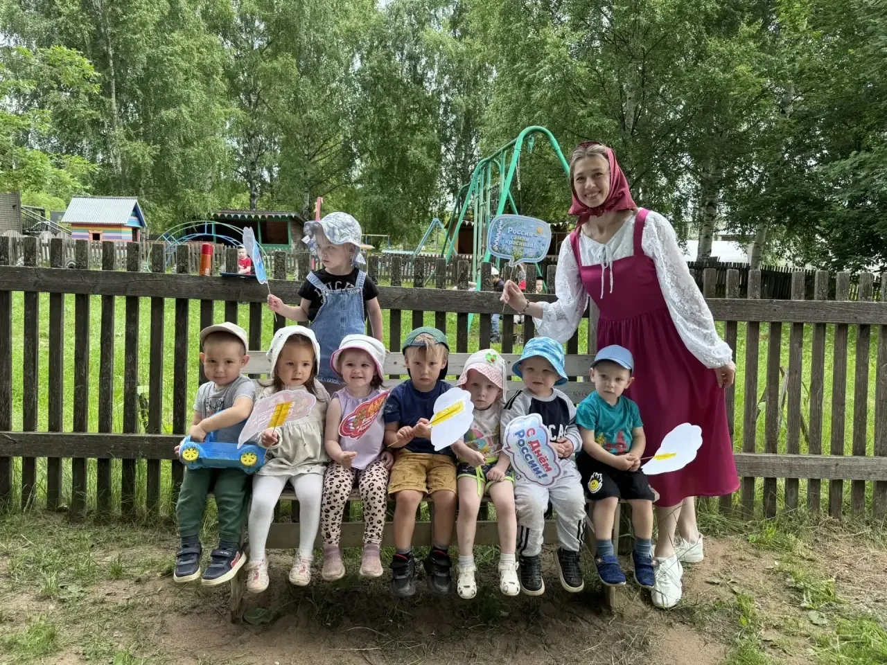🎉 Праздник ко Дню России в нашем детском саду! 🎉

Мы с ребятами отметили замечательный праздник — 