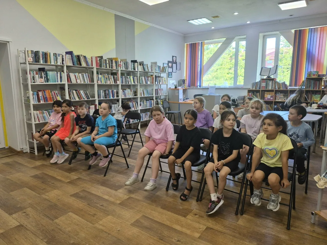Сегодня в городской библиотеке № 2 было особенно оживлённо: к нам пришли ребята из пришкольных лагер