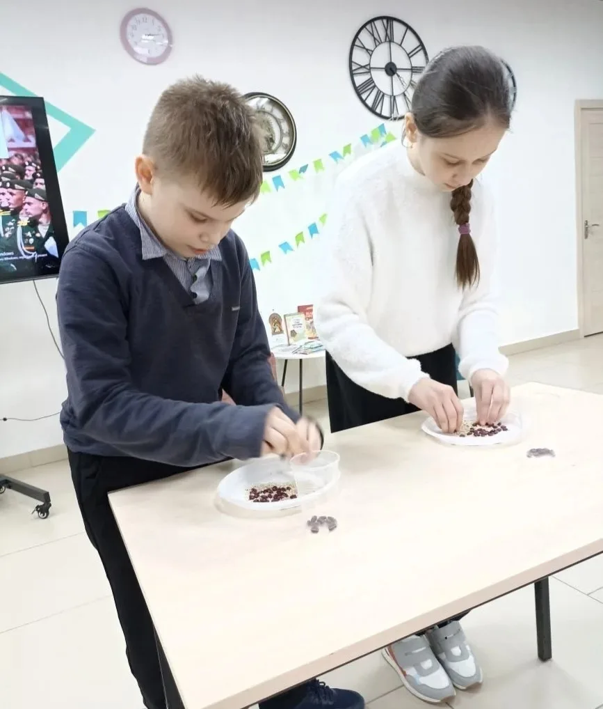 👥️️🌟ЕСТЬ ТАКАЯ ПРОФЕССИЯ – РОДИНУ ЗАЩИЩАТЬ!🌟👥️️  18 февраля ученики 4Д класса (классный руководитель