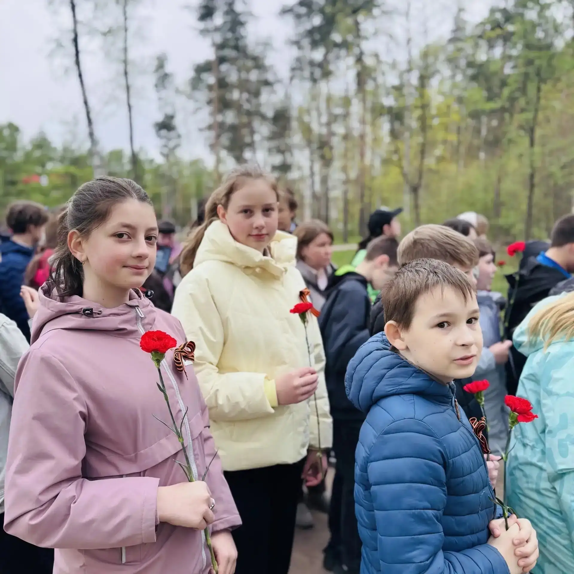 🗓️7 мая в лесопарке Сосновка состоялись две районные акции «Памяти павших будьте достойны» и «Пост №