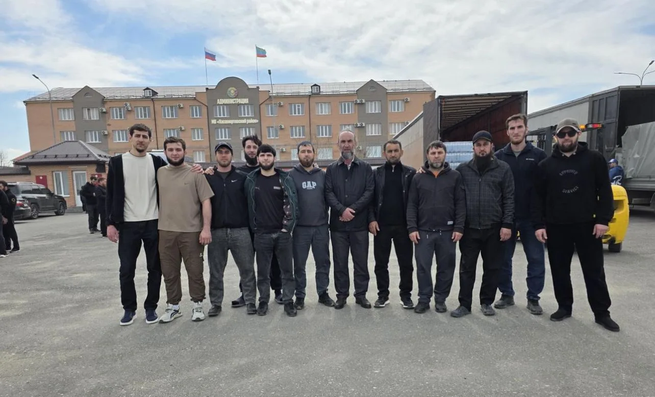 Сегодня 07/04/2026г. волонтёры села Османюрт и Симсир вышли, чтобы помочь с выгрузкой г...