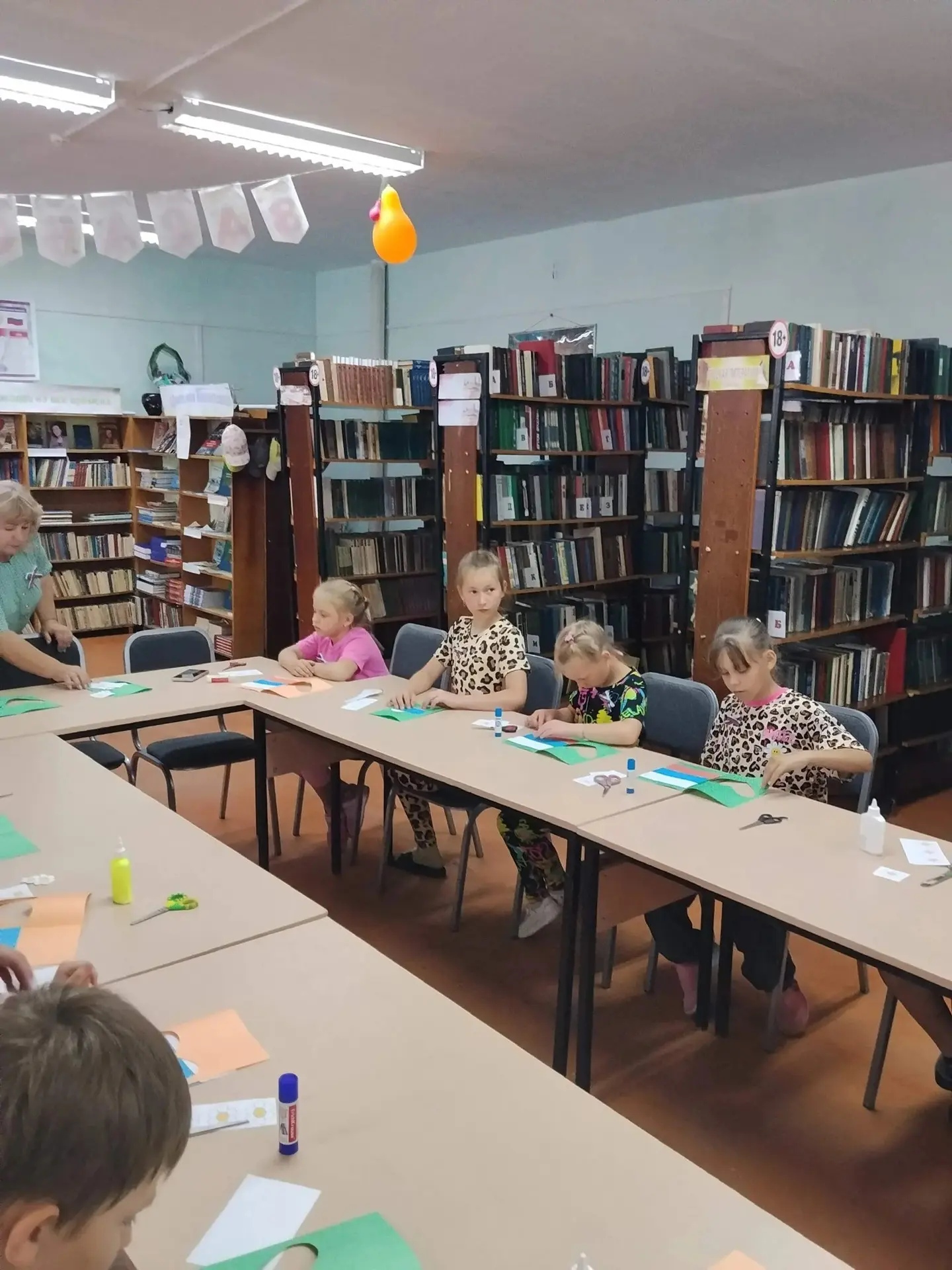 В рамках празднования Дня России 11 июня в Алексеевской сельской библиотеке прошел познавательный ча
