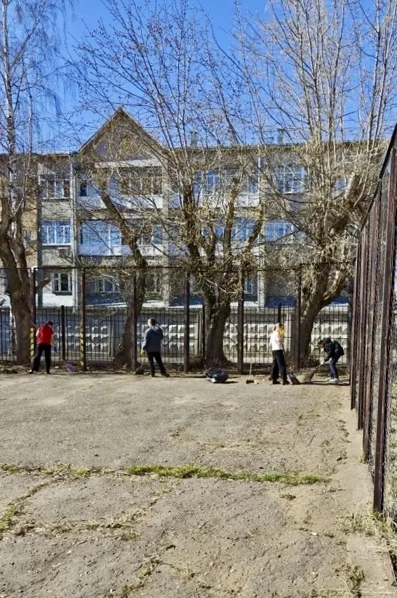 🪏 СУББОТНИК 🪏  🌸 Весна — время преображений и заботы о родной школе. В эти дни ученики вместе с клас