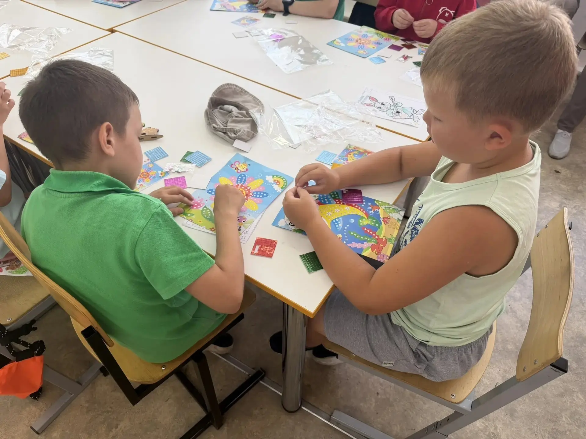 🌟 Наш лагерный день: энергия, творчество и яркие эмоции! 

😊 Доброе утро началось с традиционной з
