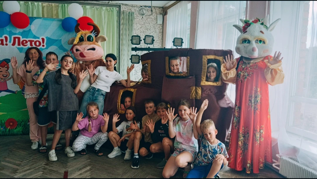 Сегодня в СДК п. Степной состоялось открытие детской культурно-досуговой площадки:весело, увлекатель