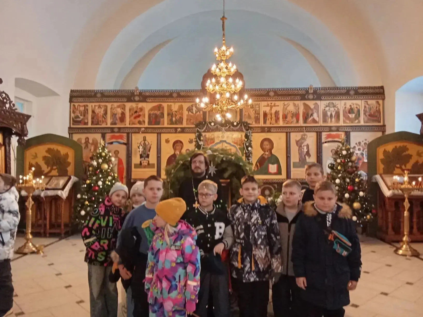 На прошедшей  неделе обучающиеся параллели 3-х классов побывали на экскурсии в храме пр...