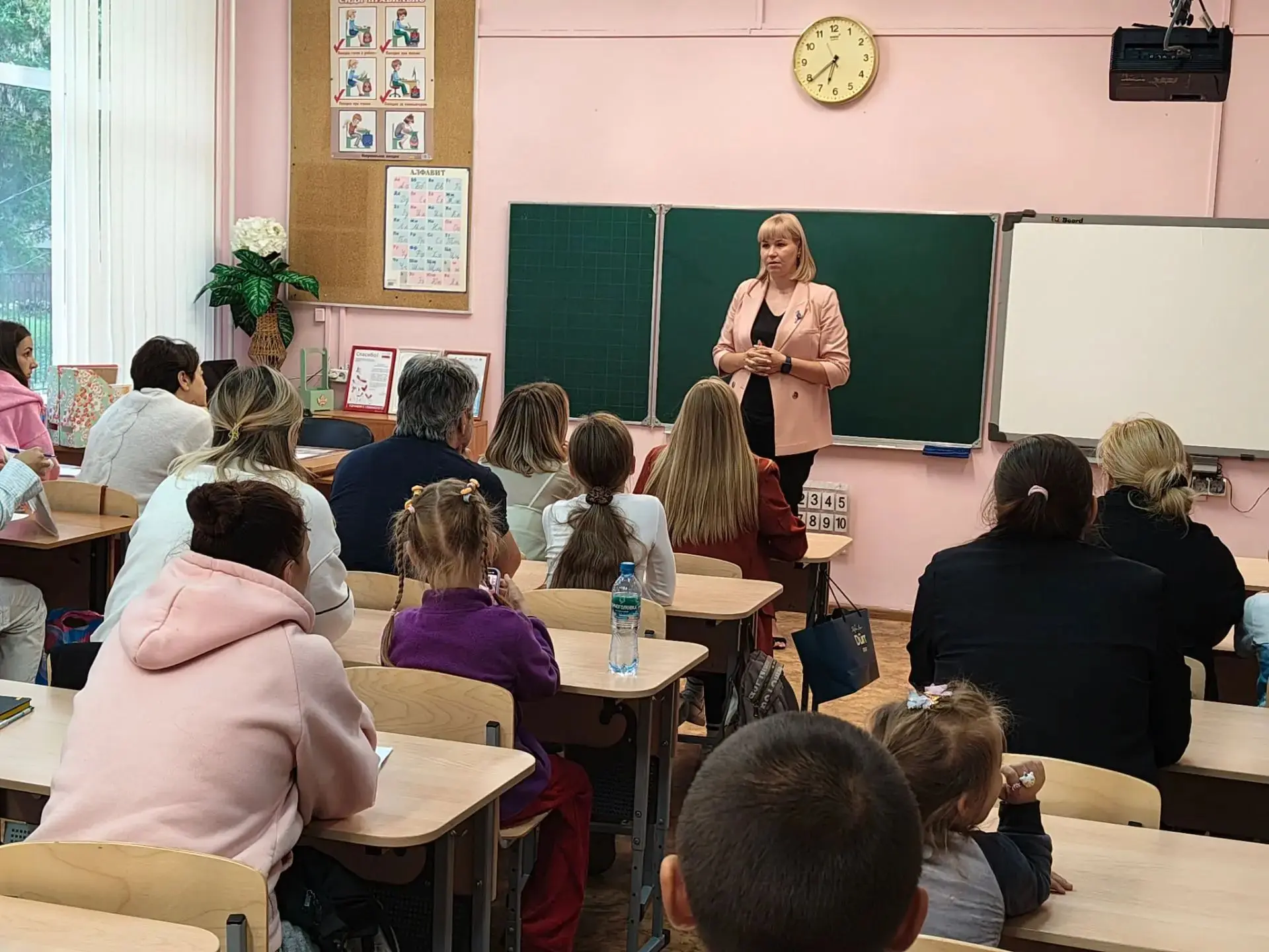 🏫 Сегодня в начальной школе лицея №12 прошёл День открытых дверей: родители познакомил...