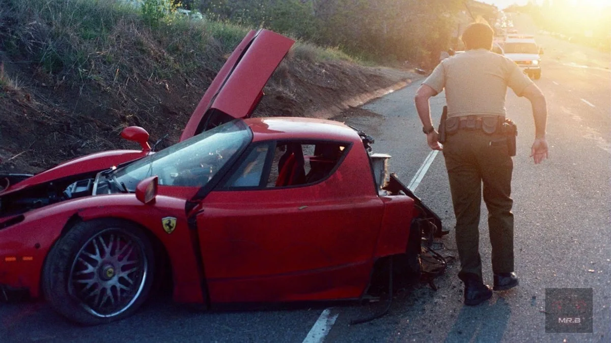 💥 Ferrari Enzo, после которого посыпалась вся схема

В феврале 2006 года на Pacific Coast Highway в
