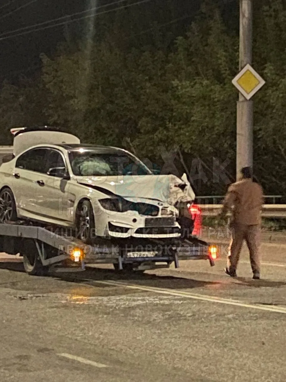 В Новокузнецке произошло ДТП около Садовой, сообщают очевидцы.