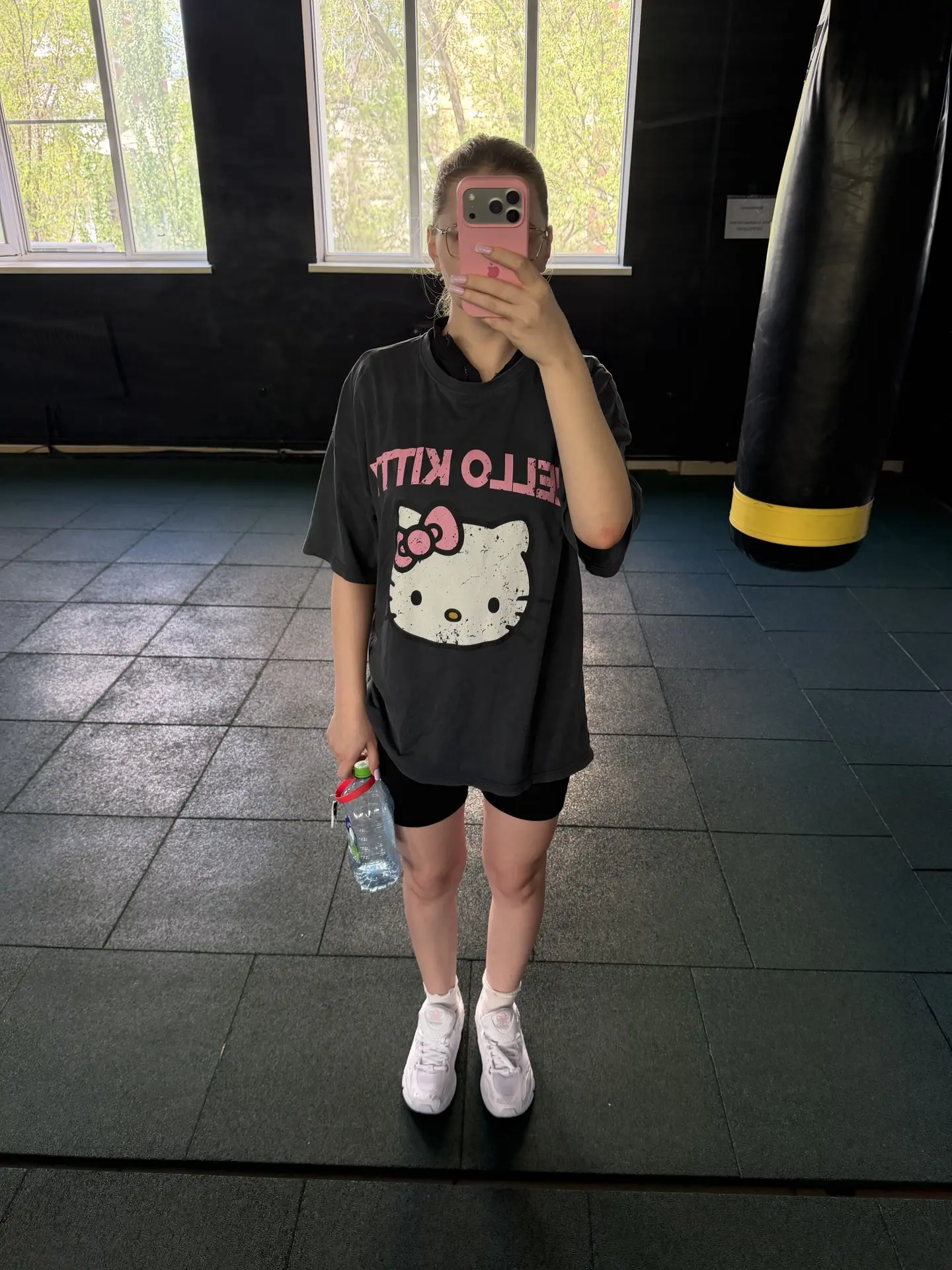 Проснулась — улыбнулась — и погнала в тренажерный зал💪🏋🏼  За этими длинными тире скрывается ещё, пра