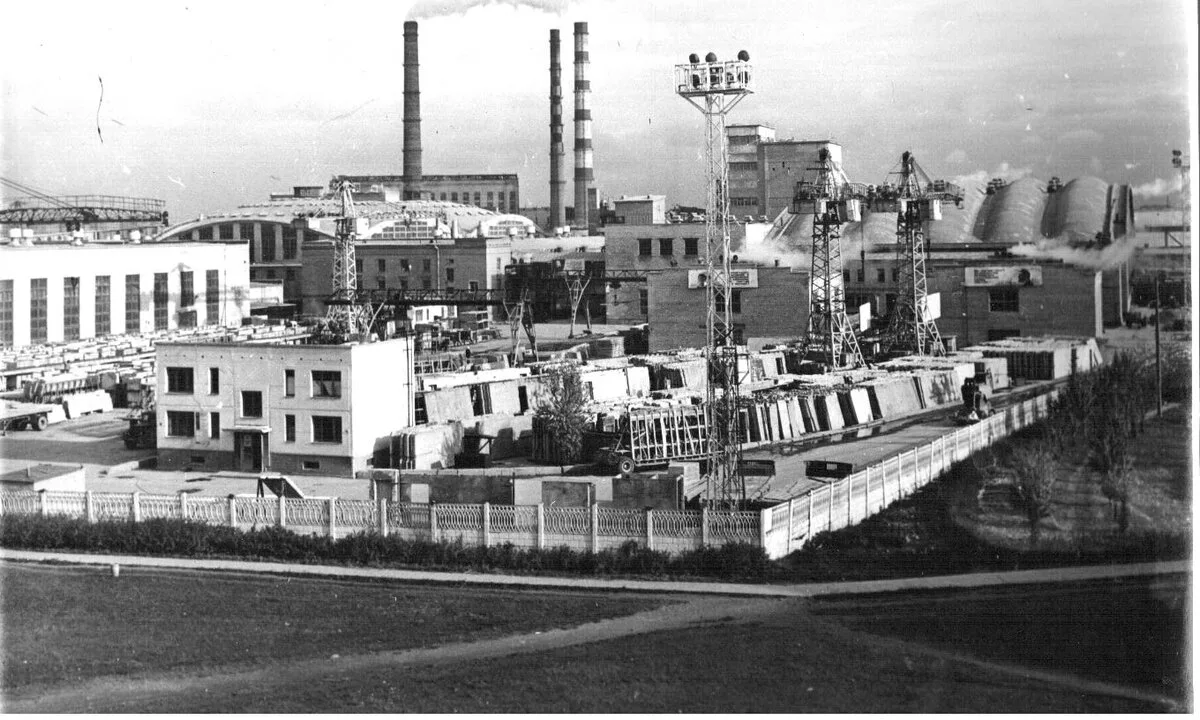 🏗 Фабрика панелек у крайних домов. ДСК‑3, Автово, 1971 год

Перед нами сердце ленинградского массов