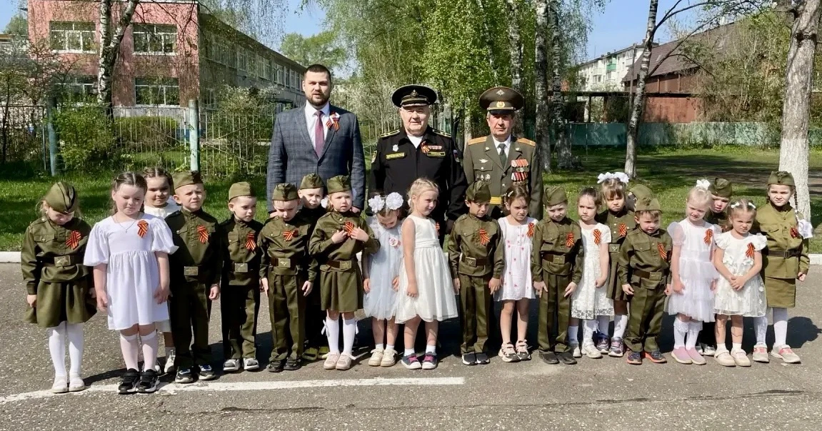 🇷🇺В школе №6 г. Орехово-Зуево прошло торжественное мероприятие, приуроченное ко Дню Победы.  Построе