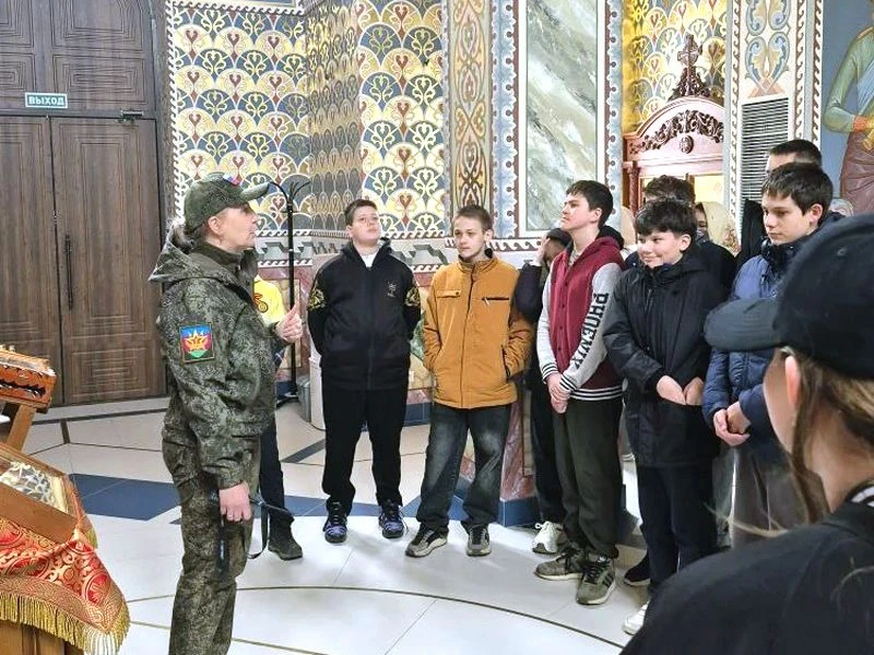 🛡 День в «Патриоте»: память, мужество и помощь бойцам 🕯  23 апреля ученики 6 «Ж» класса провели врем