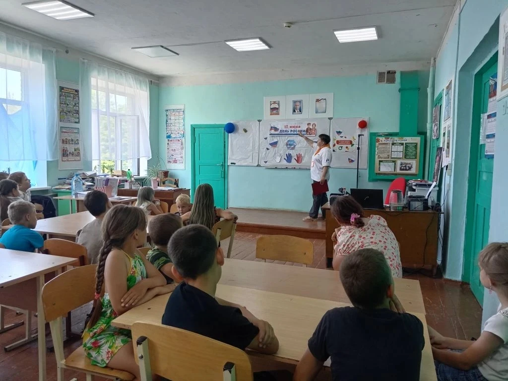 🎉 «Мы —Россия»: викторина ко Дню
 России! 
🎉В Ново-Золотовской школе прошло яркое мероприятие-инте