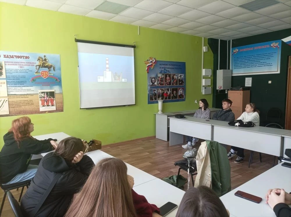 ☢️ Преподаватель ОБЗР Р.В. Бублик провел для студентов отделения сельского хозяйства и строительных 