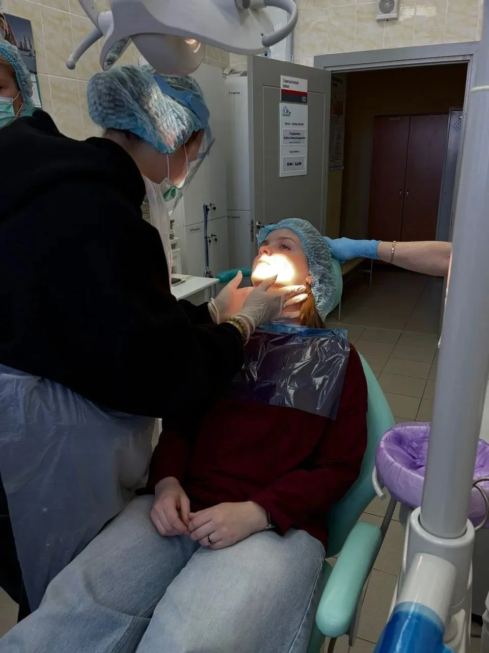Урок, который заставил улыбнуться 👩‍⚕️🦷В рамках курса «Россия — мои горизонты» у десятиклассников пр