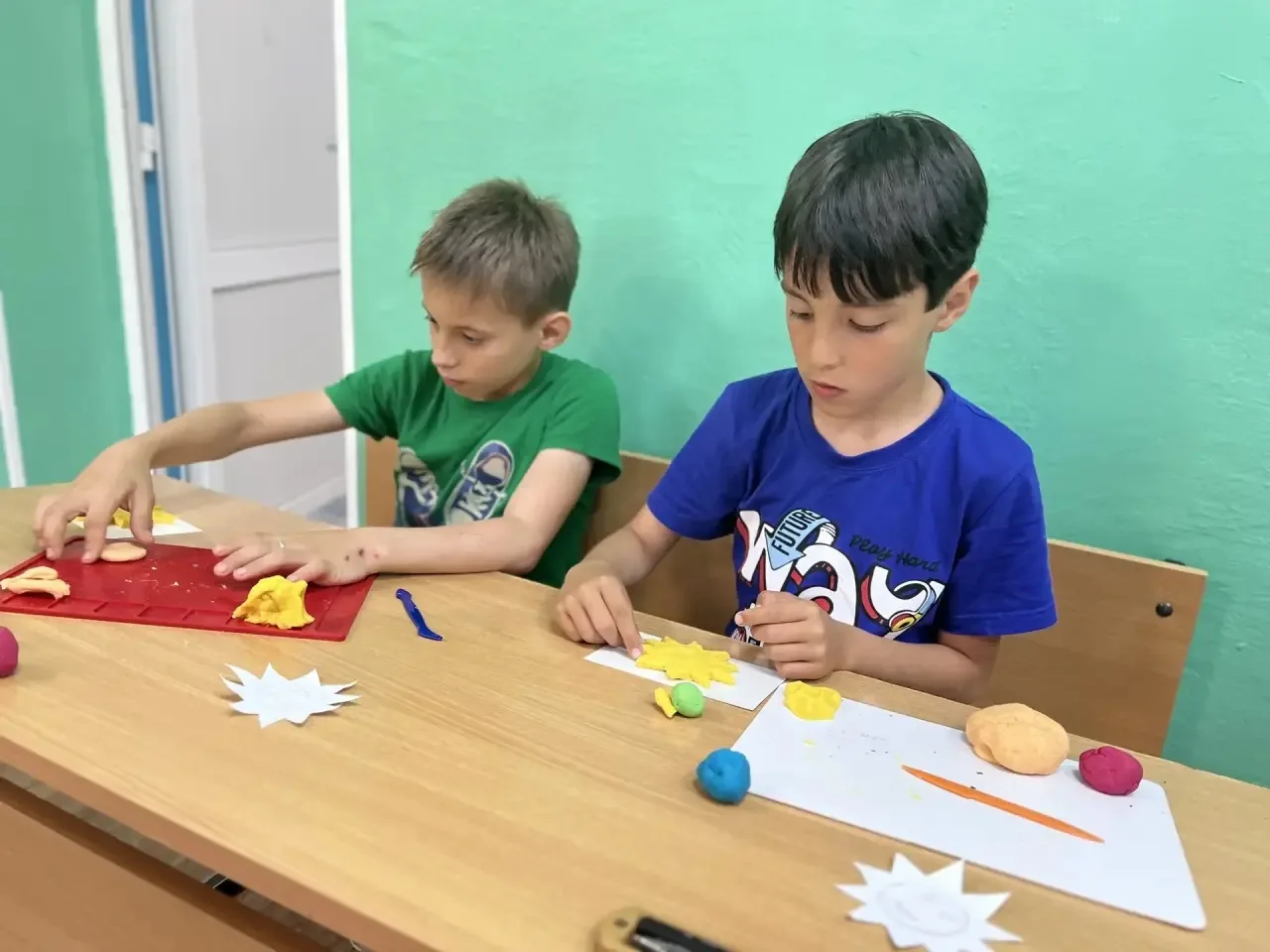 🌞 У нас сегодня настоящее «Солнышко»!

В пришкольном лагере прошел мастер-класс по лепке из соленог