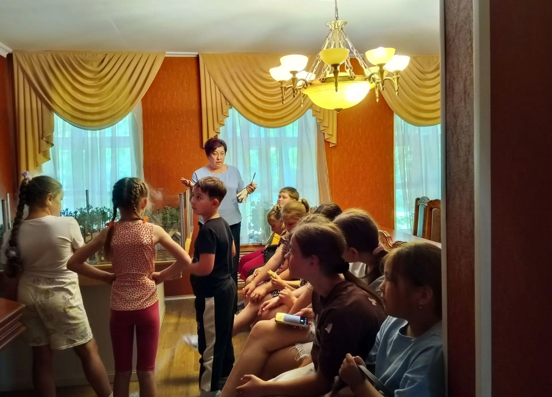 11 июня дети оздоровительного лагеря «Солнышко» посетили музей – усадьбу Танеевых в с.Маринино. Снач