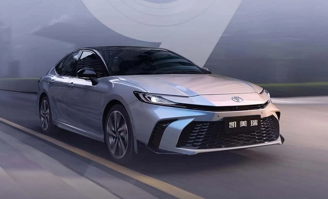 Новая Toyota Camry обновилась в Китае