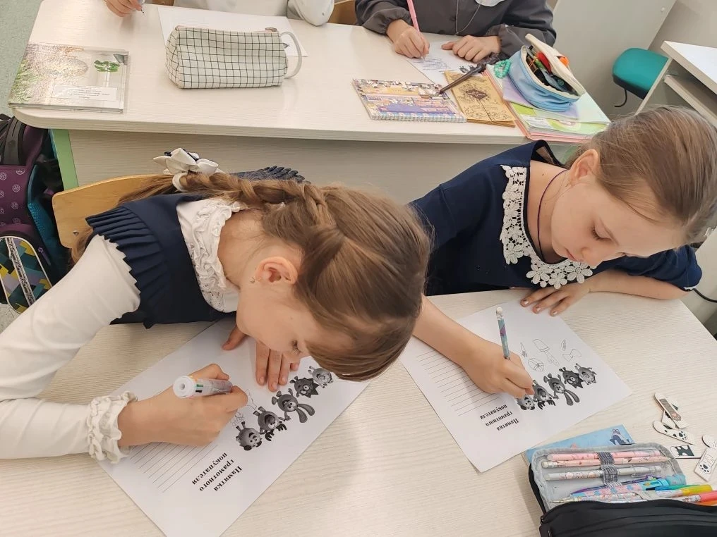 🧮Урок финансовой грамотности: «Безопасность наших покупок».   Обучающиеся 3г класса приняли участие 