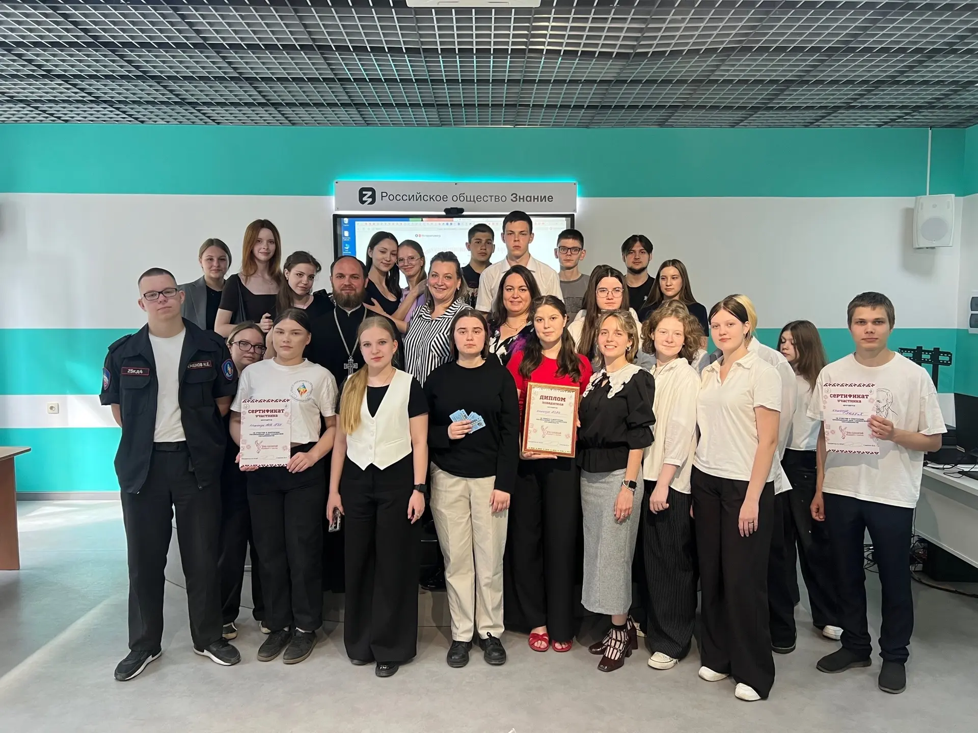 🎓 В Пензе прошла просветительская викторина ко Дню славянской письменности!  Студенты из Многопрофил