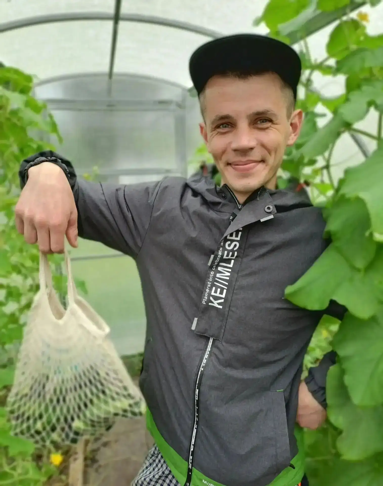 Ты расти, наш огурец,🥒