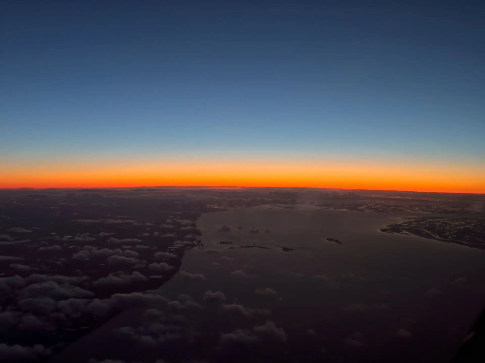Оттенки заката Русского Севера 😍🌅 из кабины пилотов