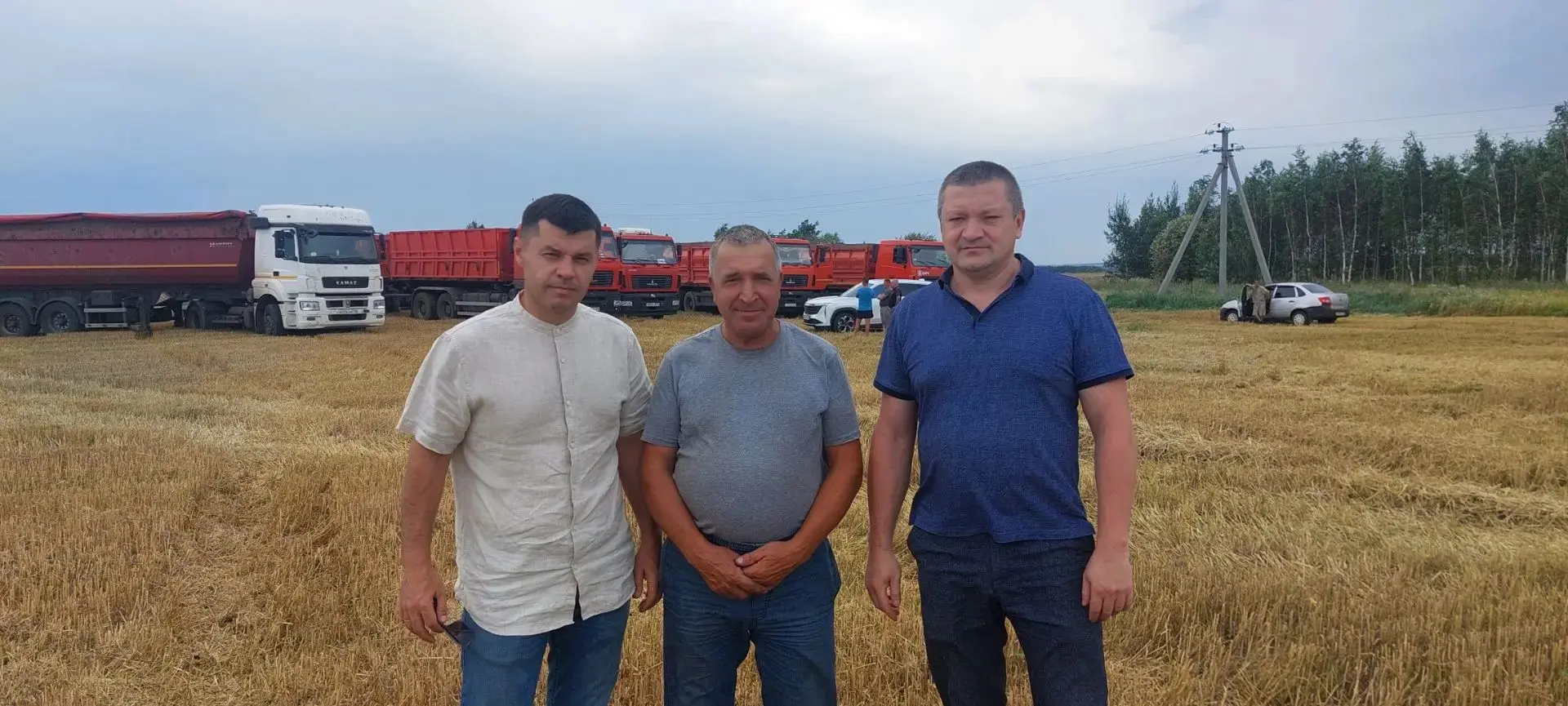 Сегодня ознакомились с ходом уборки озимой пшеницы в агрофирме «Аксу Агро» Холдинговой ...