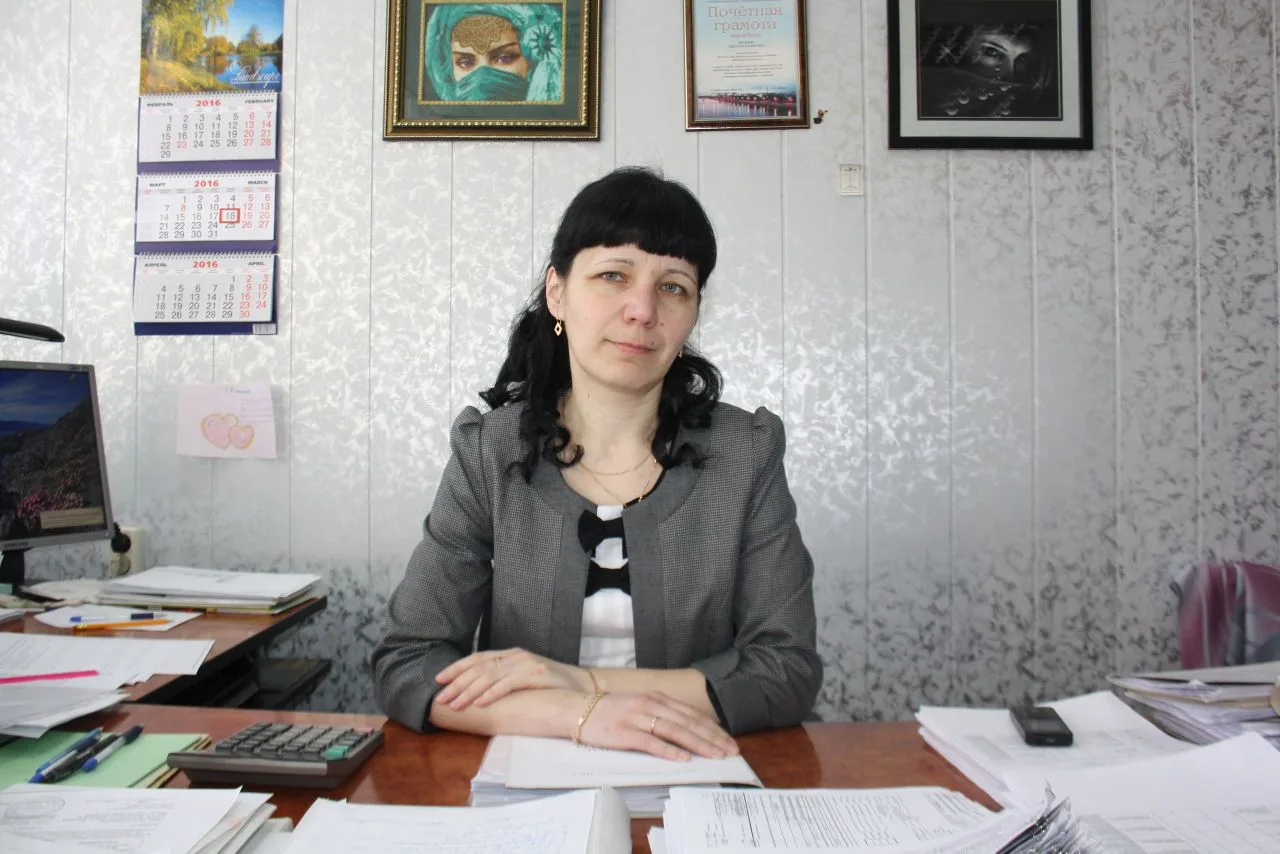 Сегодня празднует свой юбилей наша коллега, главный бухгалтер Иванова Светлана Юрьевна. Потрясающая 