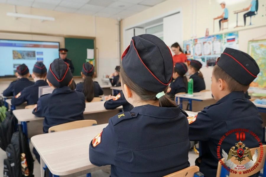 На Дальнем Востоке росгвардейцы провели занятия для кадет подшефных классов   📢 Личный состав Восточ