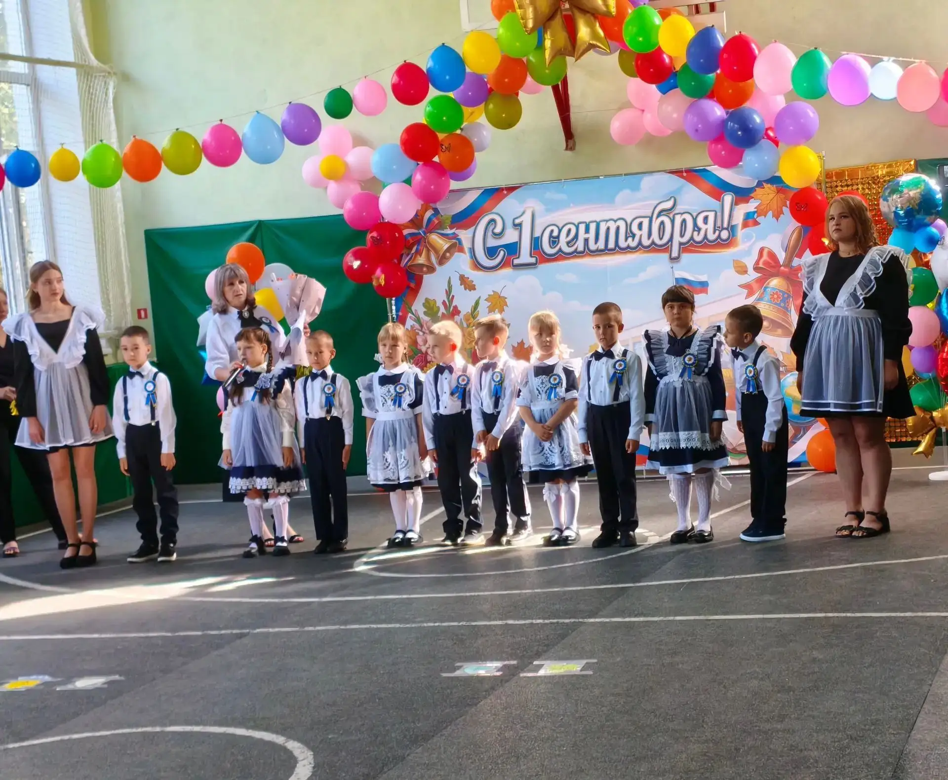 В нашей школе состоялся праздник, посвященный Дню первого звонка, дню Знаний под назван...