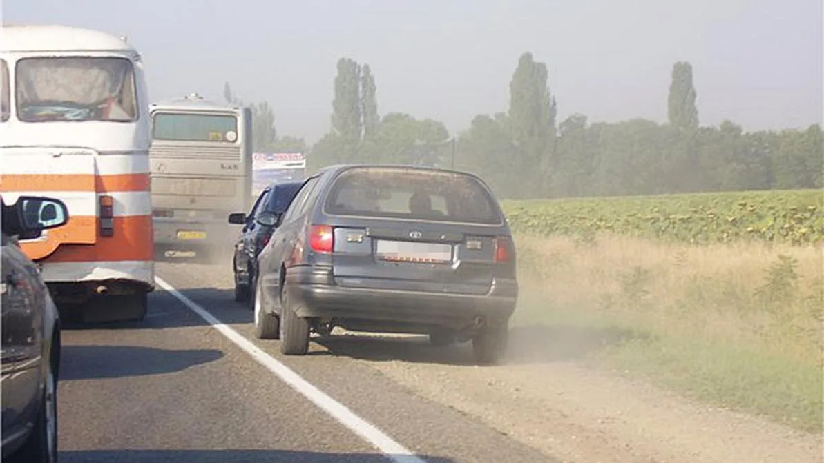 Автомобильный союз предложил увеличить штраф за езду по обочине до 5000 рублей