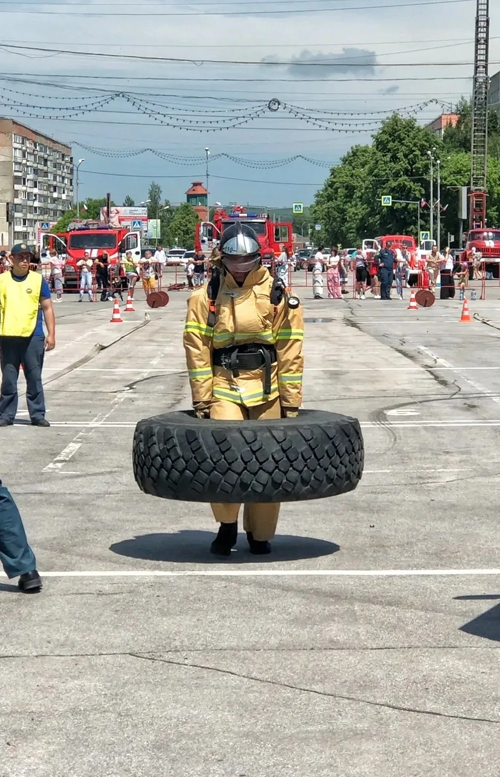 В День России центральная площадь Бердска стала ареной захватывающих соревнований: здесь прошли соре