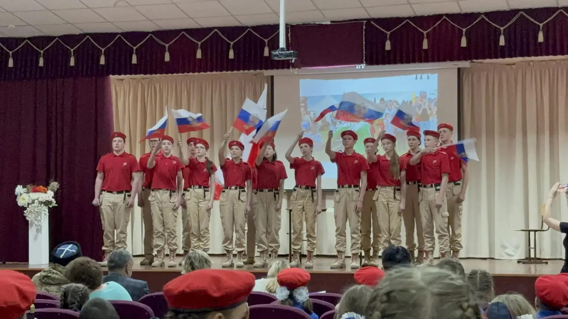 🏆Триумф юнармейцев  8 «В» класс — победители конкурса «Разрешите представиться»!  В Сорочинском муни