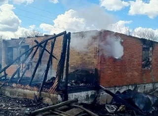 ❗При пожаре в селе Красный Куст погибли двое мужчин    Ночью на улице Советской загорелся жилой дом.