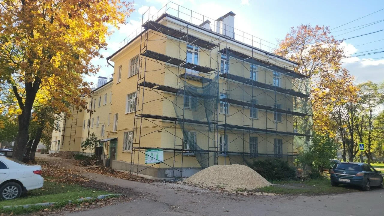 В Ликино-Дулёве заканчивают преображать один из старейших домов.