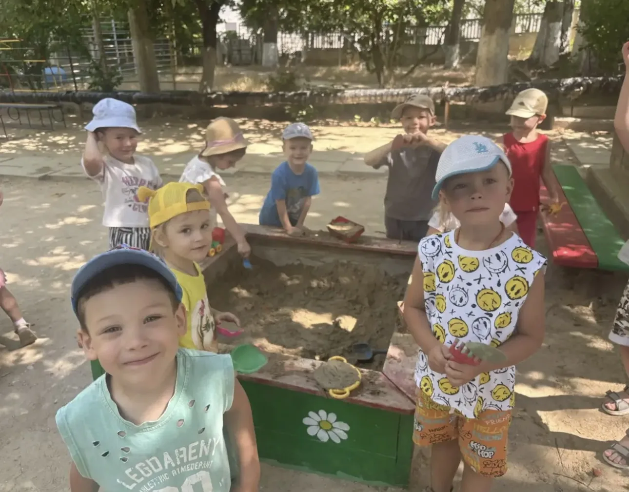 🌼 День семьи, любви и верности 🌼

Несмотря на то, что в нашем городе функционируют дежурные детски