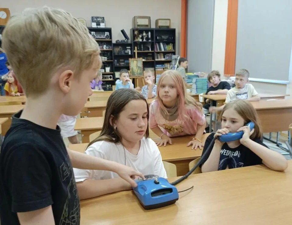 Путешествие во времени☎️

Воспитанники Летней школы «НИКА» совершили настоящее путешествие во времен