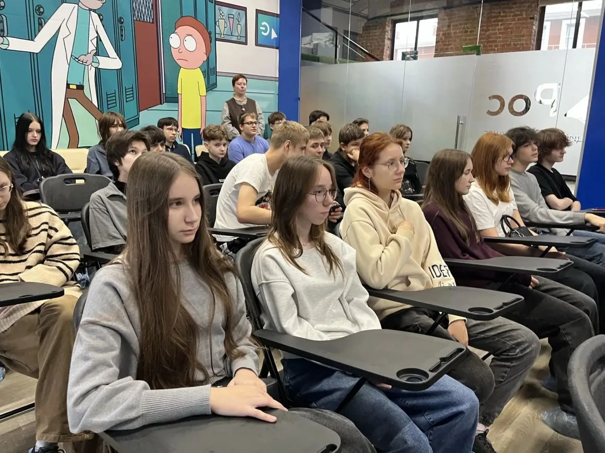 Девятиклассники владимирского "Образовательного центра № 6" посетили ИТ-компанию