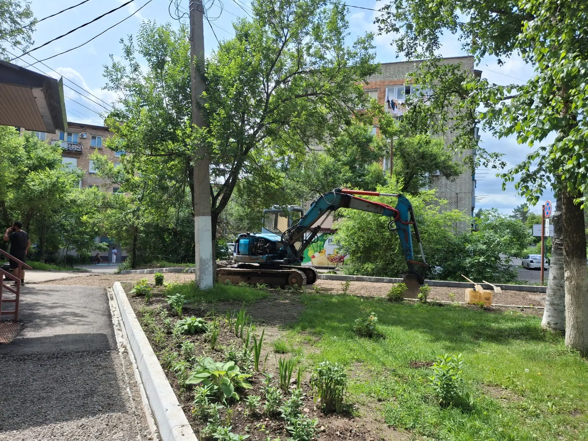 Совсем скоро будет обновлен еще один участок дорожного покрытия. Начались работы на участке примыкан