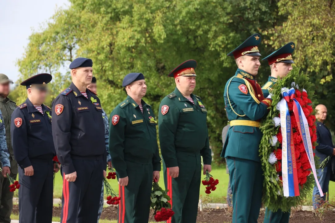 Представители Главного управления Росгвардии почтили память жертв блокады Ленинграда