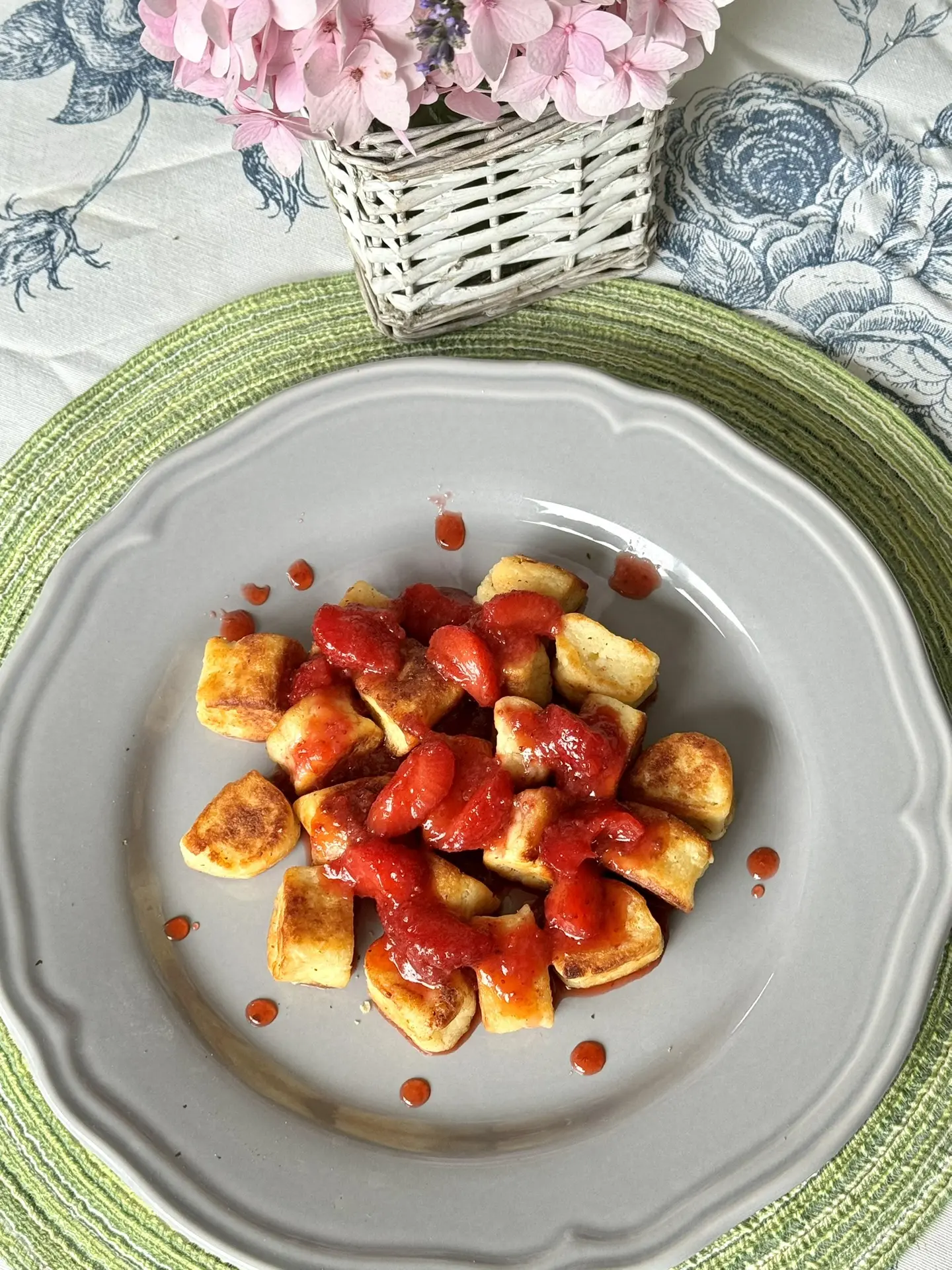 #завтраксвидомнасад 

ЖАРЕНЫЕ 
ЛЕНИВЫЕ ВАРЕНИКИ!

Пробовали такие?

Это вкусно!👌