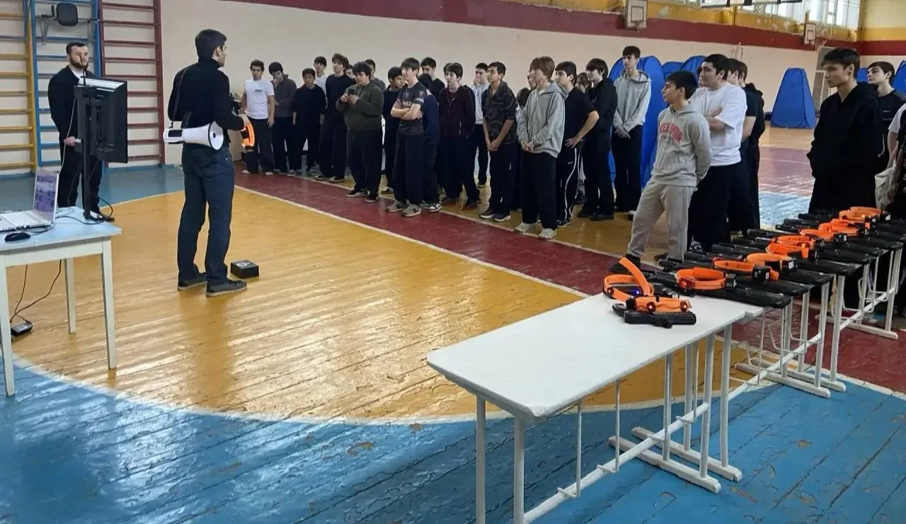 В «МКОУ» СОШ №25 состоялся турнир по лазертагу, проведённый в рамках соревнований между...