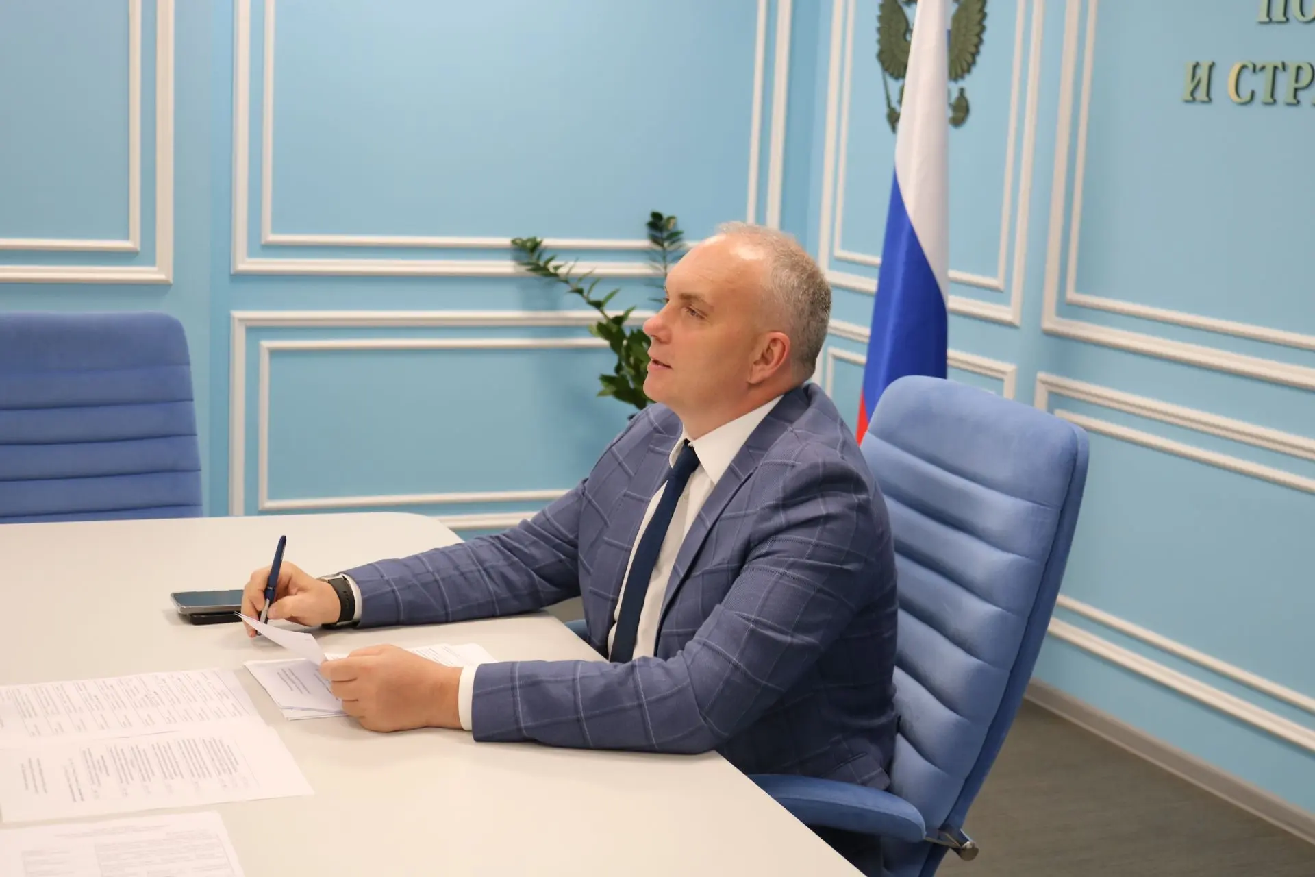 Обсудили процесс подготовки к старту эмиссии «ЕКП Карельская»

Комитет по экономической политике при