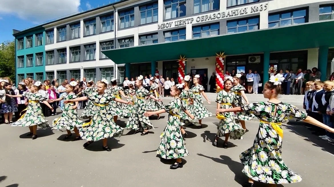 Сегодня наш хореографический коллектив «Акварель» (руководитель — Плохотнюк Светлана Ва...