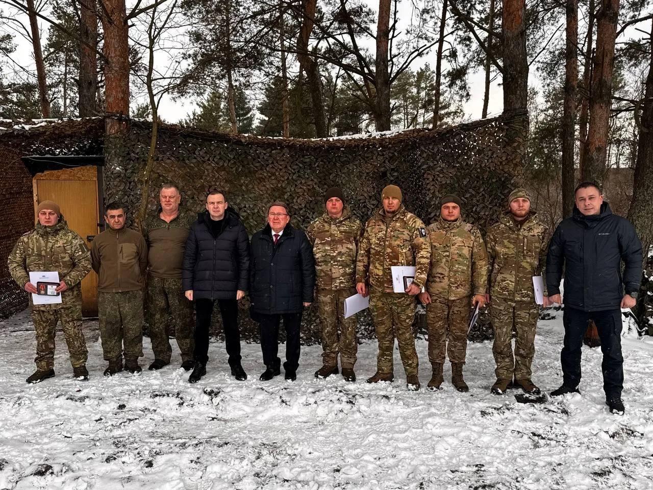 Вместе с моим товарищем, сенатором-коммунистом Айратом Гибатдиновым посетили Курскую область – один 