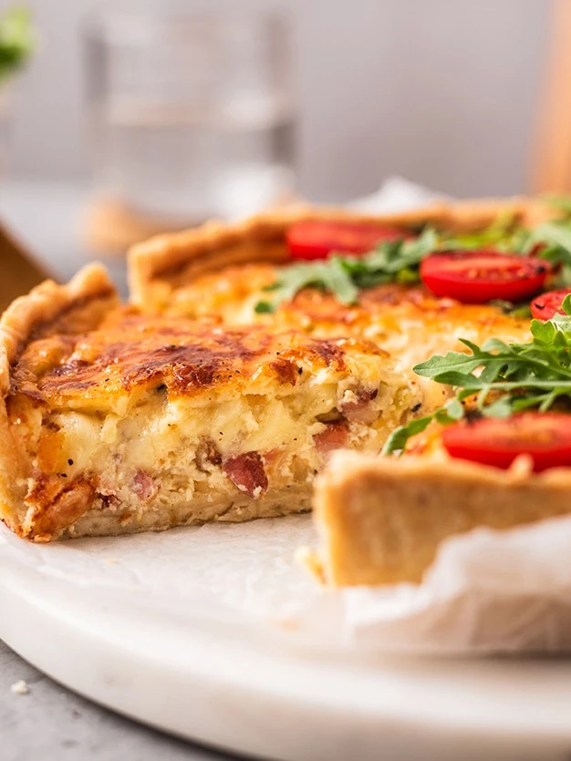Вкусное вам принесла.   У меня сегодня классический французский открытый пирог из песочного теста Ки