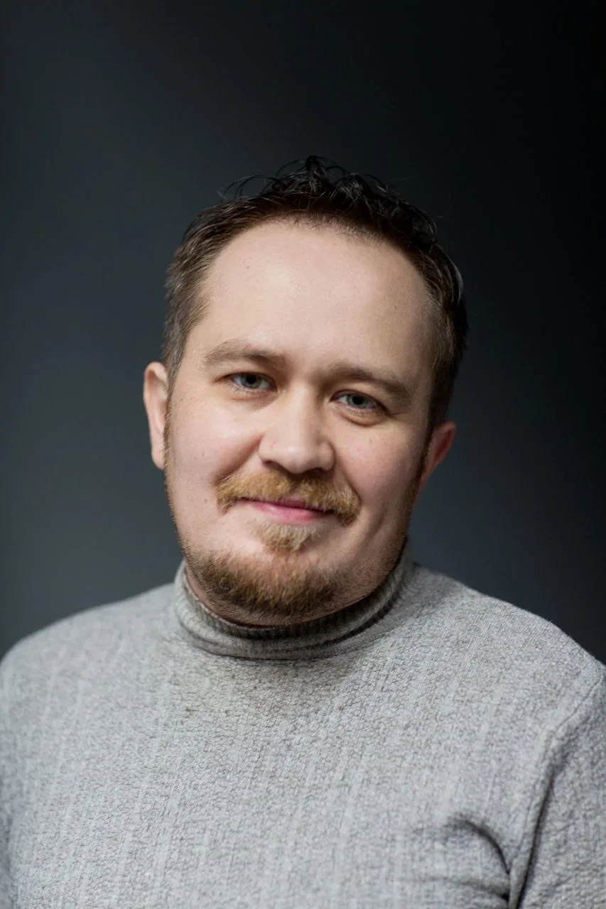 Дорогие зрители! Нашу беседу о режиссерах лаборатории завершим рассказом об Алмазе Садр...