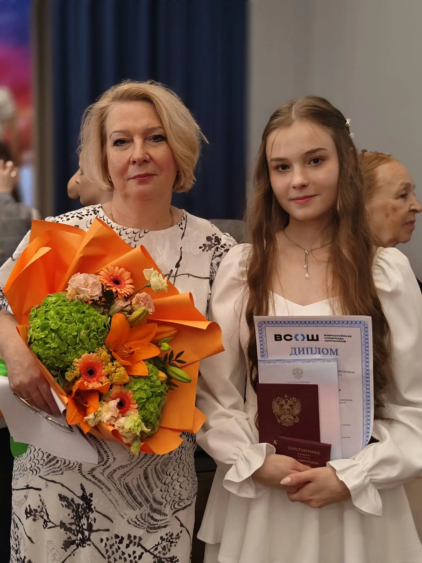 Выпускница 11Б Екимова Вероника получила 100 баллов по двум предметам: химия и биология. Также Верон